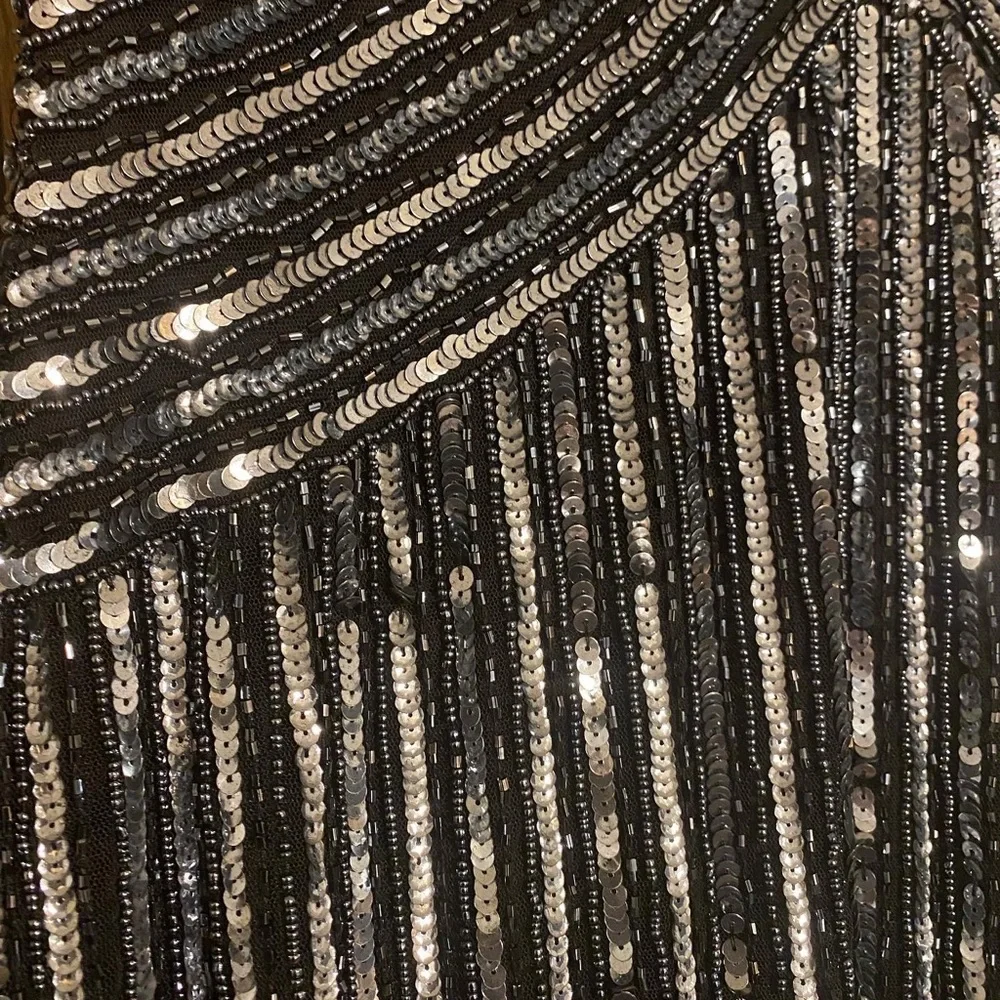 Adrianna Papell beaded Gown🖤 - Picture 4 of 5